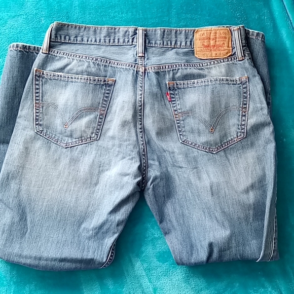 Lot of Levi 505s size 36x30 - Picture 8 of 10